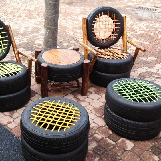 mezcla reunirse Aditivo Hermosos sillones y banquetas hechos con ruedas de coches reciclados |  Ecología Hoy